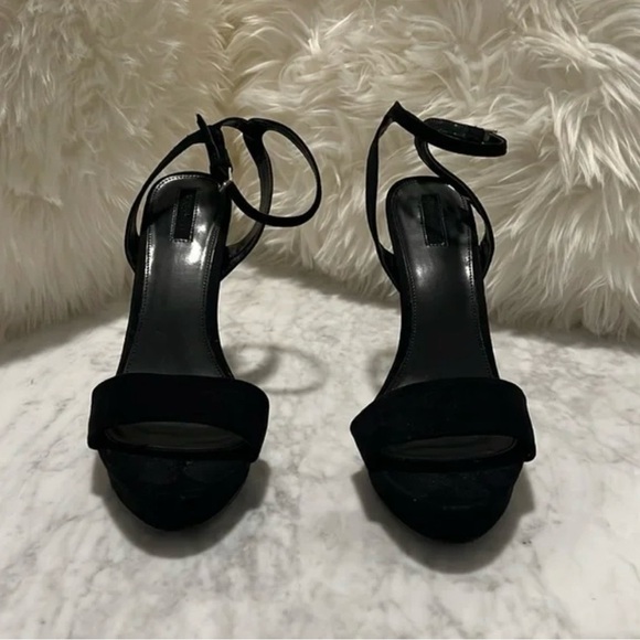 Forever 21 Black Platform Suede Heels - Picture 2 of 9